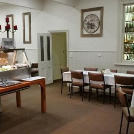 Royal Hotel Snake Valley Extérieur photo